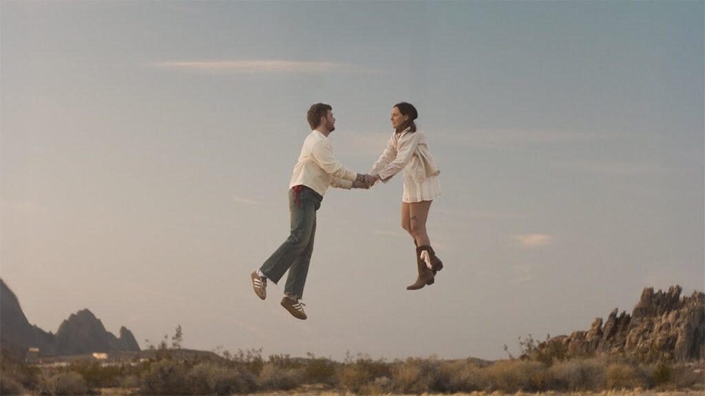 Alex Warren Dominates Charets With His "Ordinary"
